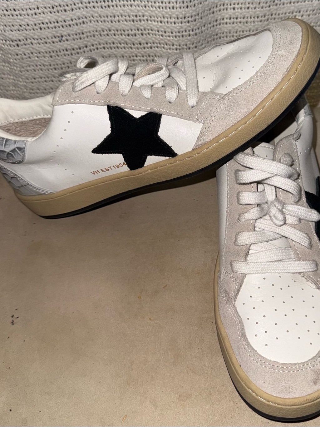 Vintage Havana White Sneakers With Black Star